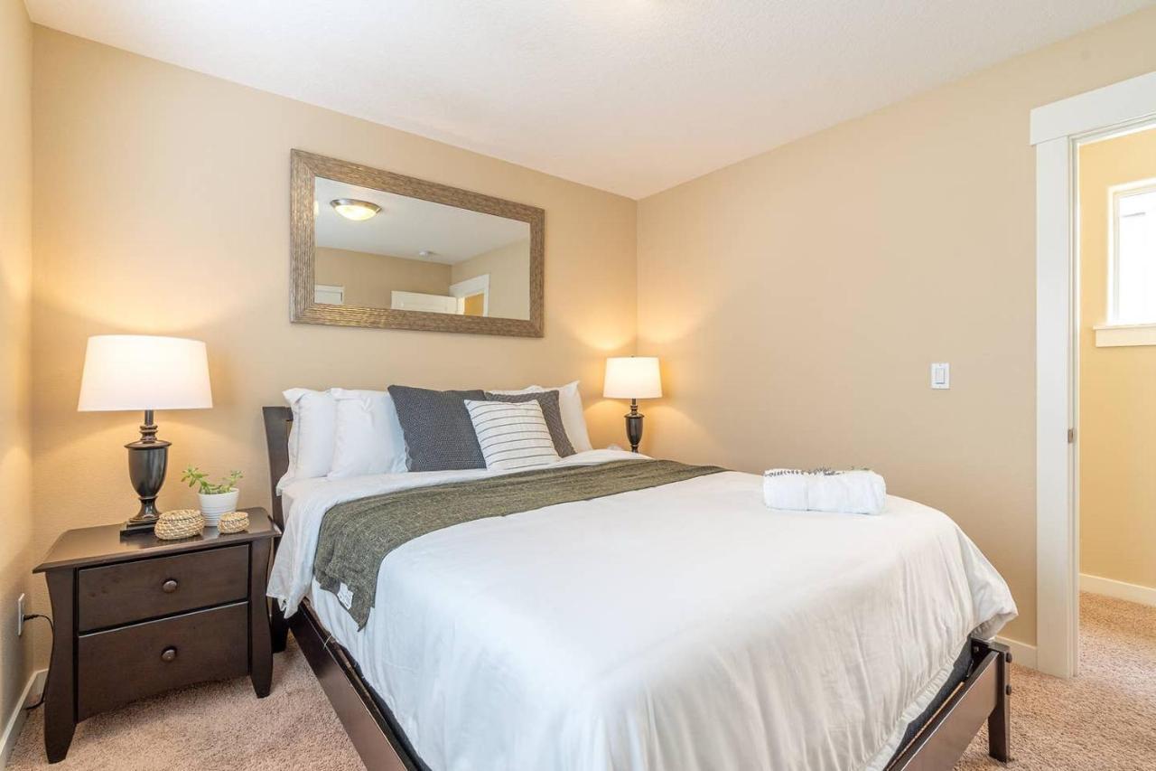 Modern Home, Four Bedrooms, King Beds Tigard Exterior foto